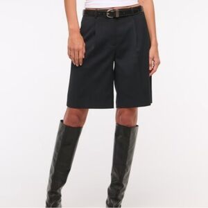 A&F MID RISE BERMUDA DRESS SHORT